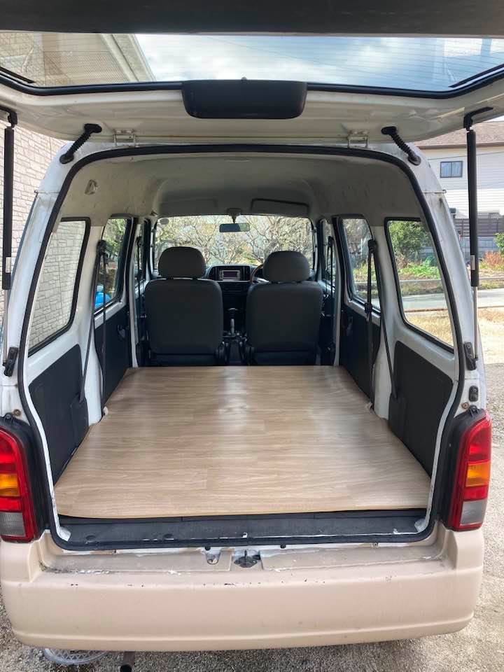 DA62V エブリィ：ピタッとカットしてフローリング風に